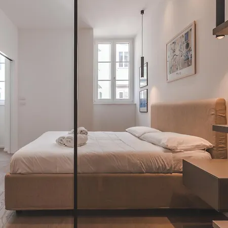 Centro Di Elegante In Ponterosso Lägenhet *